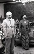 Foto Presiden Soeharto Dan Ibu Tien